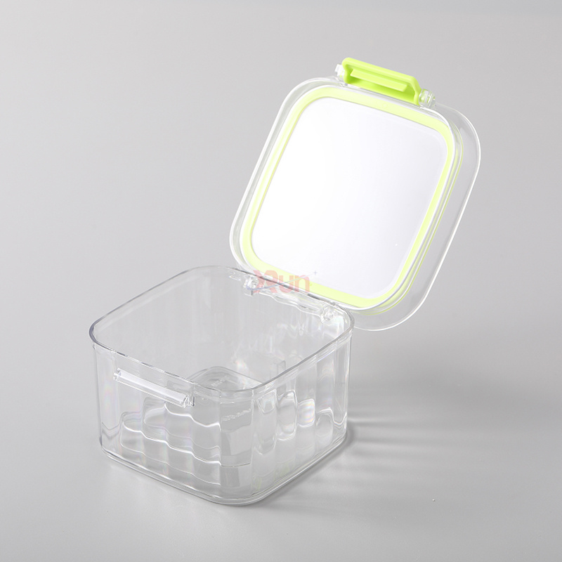 The perfect small square plastic jars are available to fit inside our flip top box, providing flexible clear containers with lids for individual cake packaging.